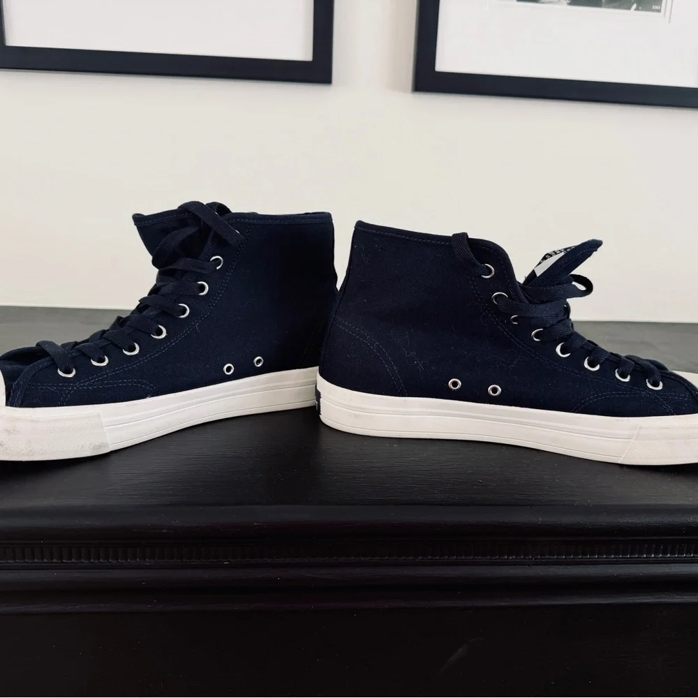 Keith Haring Black High-Tops with Signature Pop Art - Picture 3 of 6